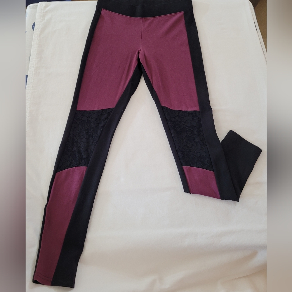 UTOPIA Burgundy and Black Leggings with Lace Detail Size M